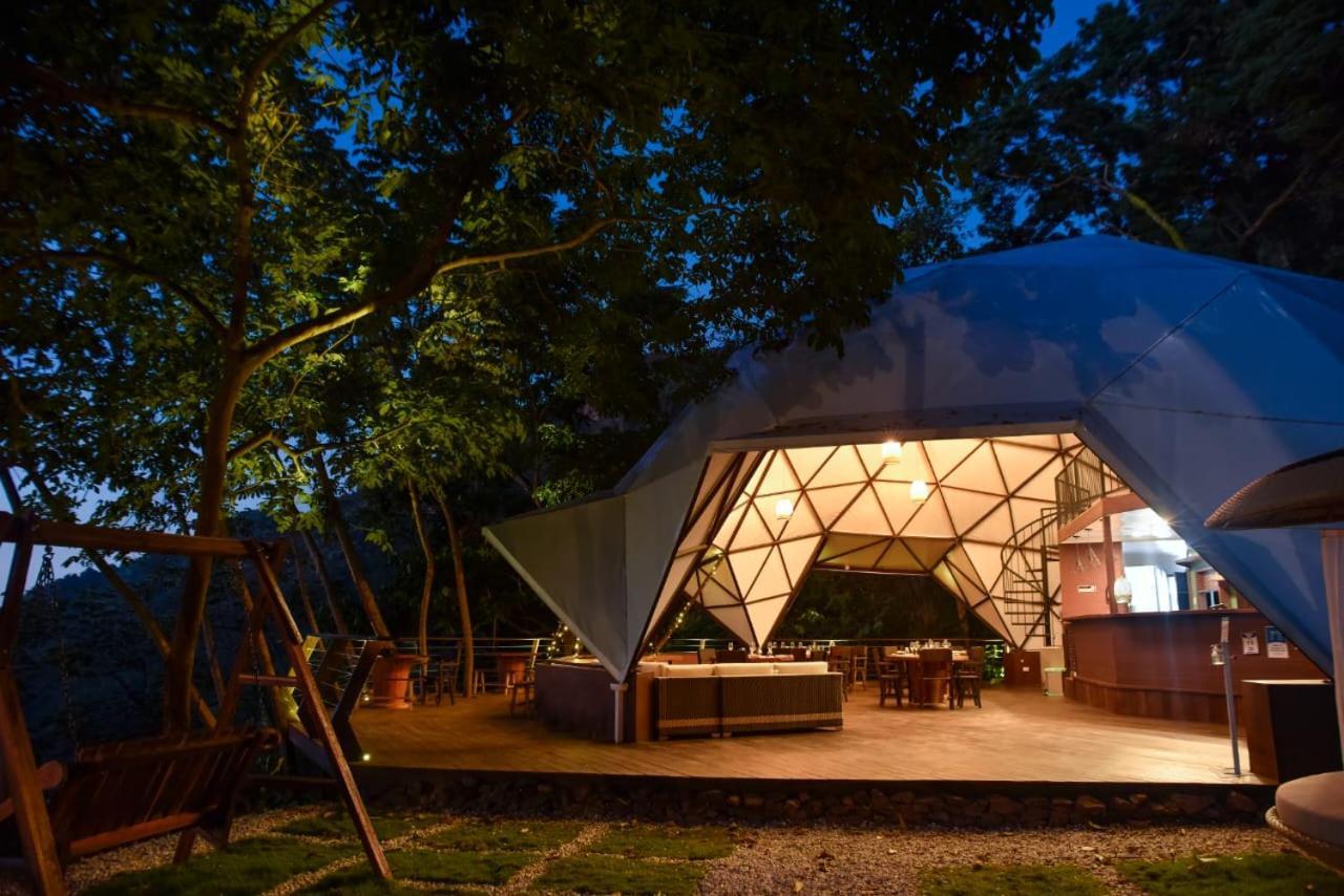 ホテル Trekker Glamping ミンカ エクステリア 写真